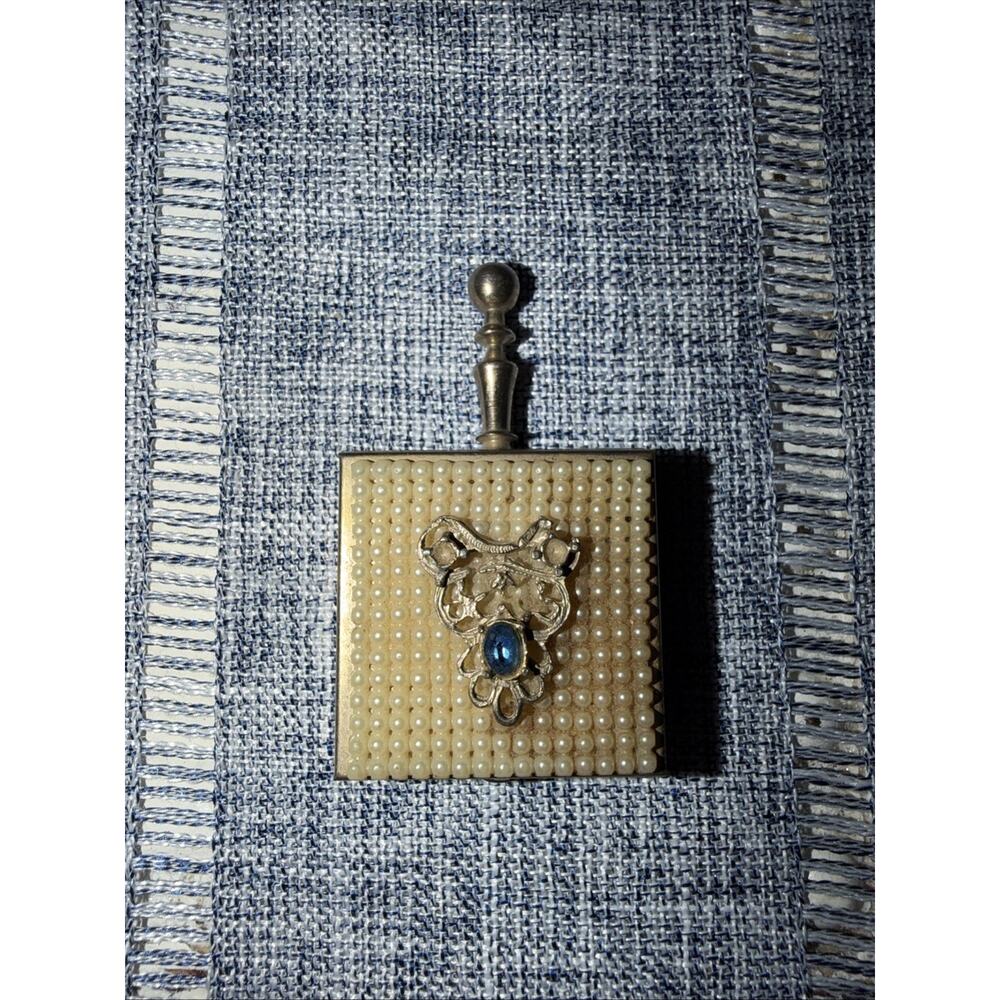 Vintage mini pocket butler or ashtray. white beaded cover. Unique.